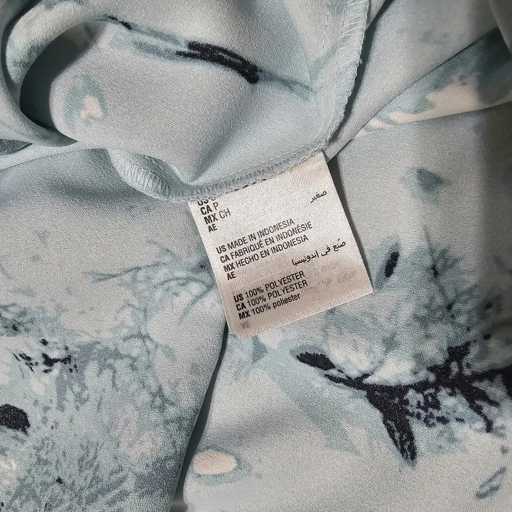 ✨️4/$20. NWT ALFANI Floral Printed Tie-Front Satin Butterfly Sleeve Blouse, S - Picture 9 of 11